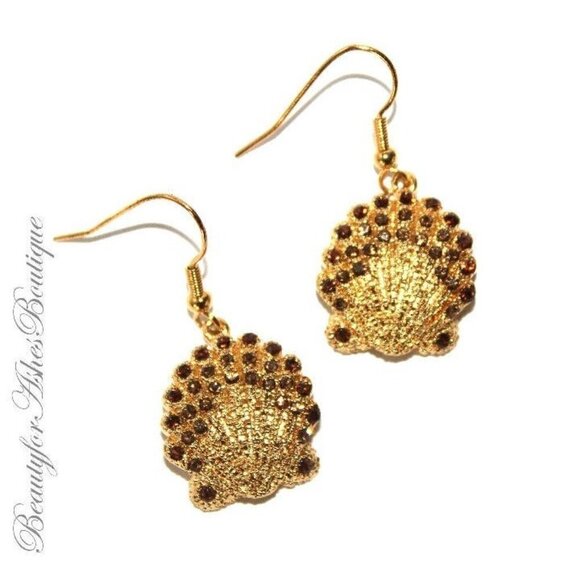 1.5" Long Goldtone Scallop Sea Shell Beach Earrings Fish Hook w/Topaz Crystals - Picture 1 of 3